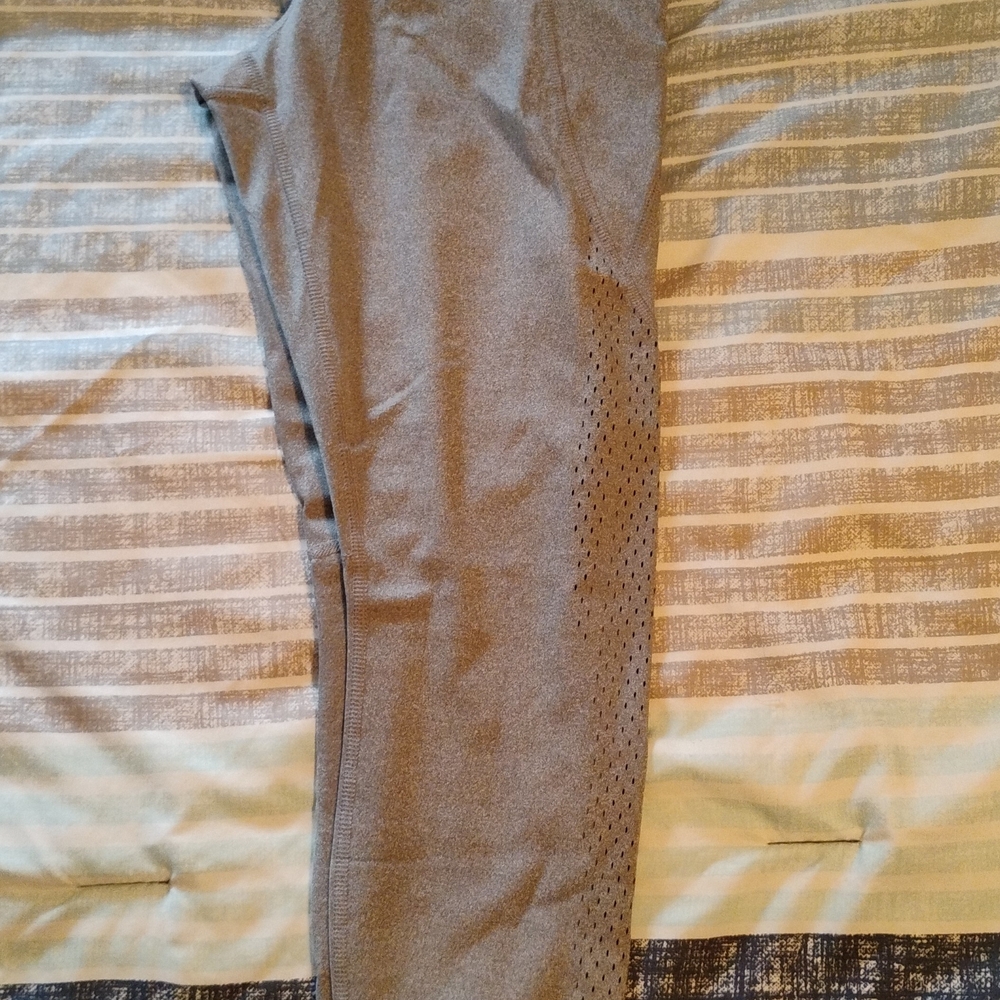 Women's Perforated Leggings Size L